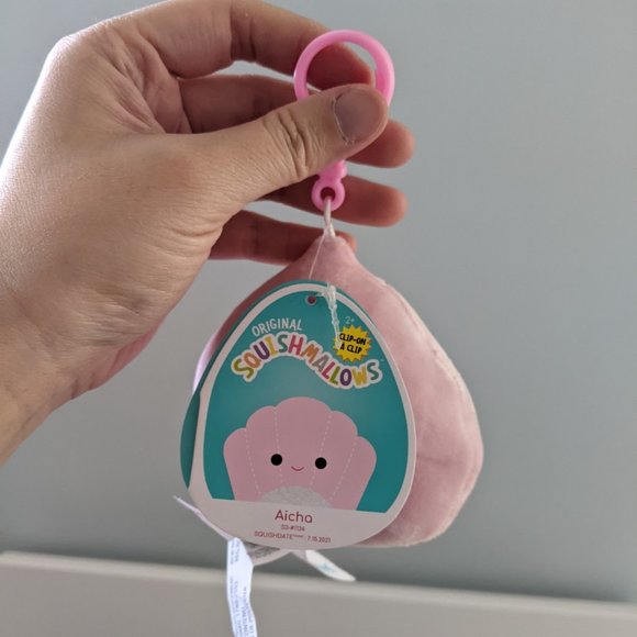 3.5 Aicha Pink Seashell Clip Squishmallow - Picture 2 of 3